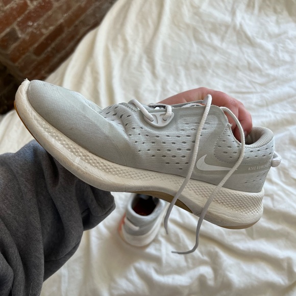 Nike running shoes - Picture 3 of 3